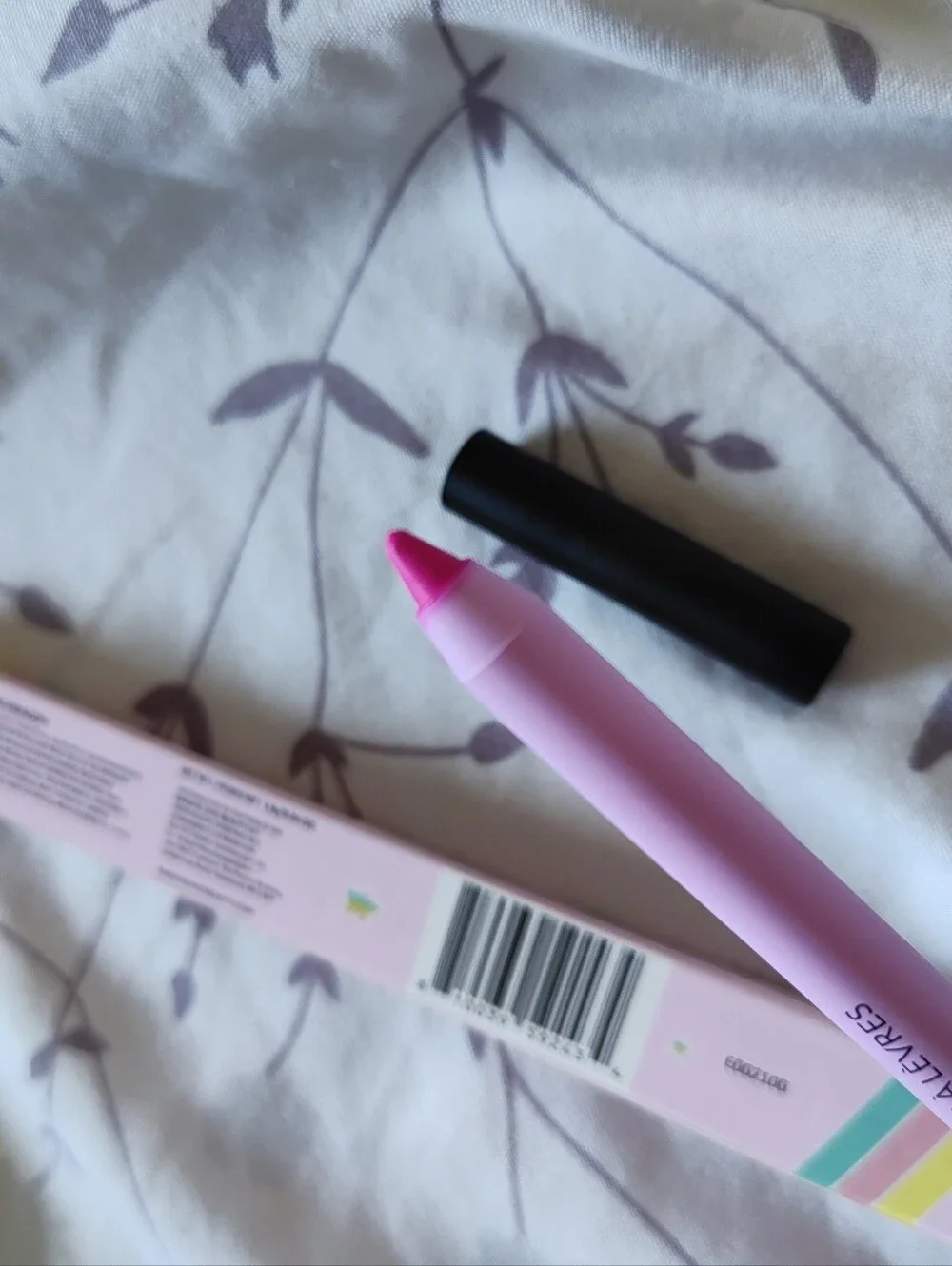 Kim Chi Yum Your Unicorn Mouth Lip Liner 04 Dragon Fruit Bright Pink